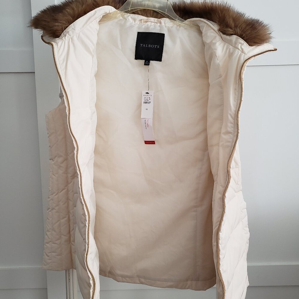 BNWT TALBOTS Faux Fur Collar Down Puffer Vest in ivory earthy camel collar (M) - Picture 5 of 11